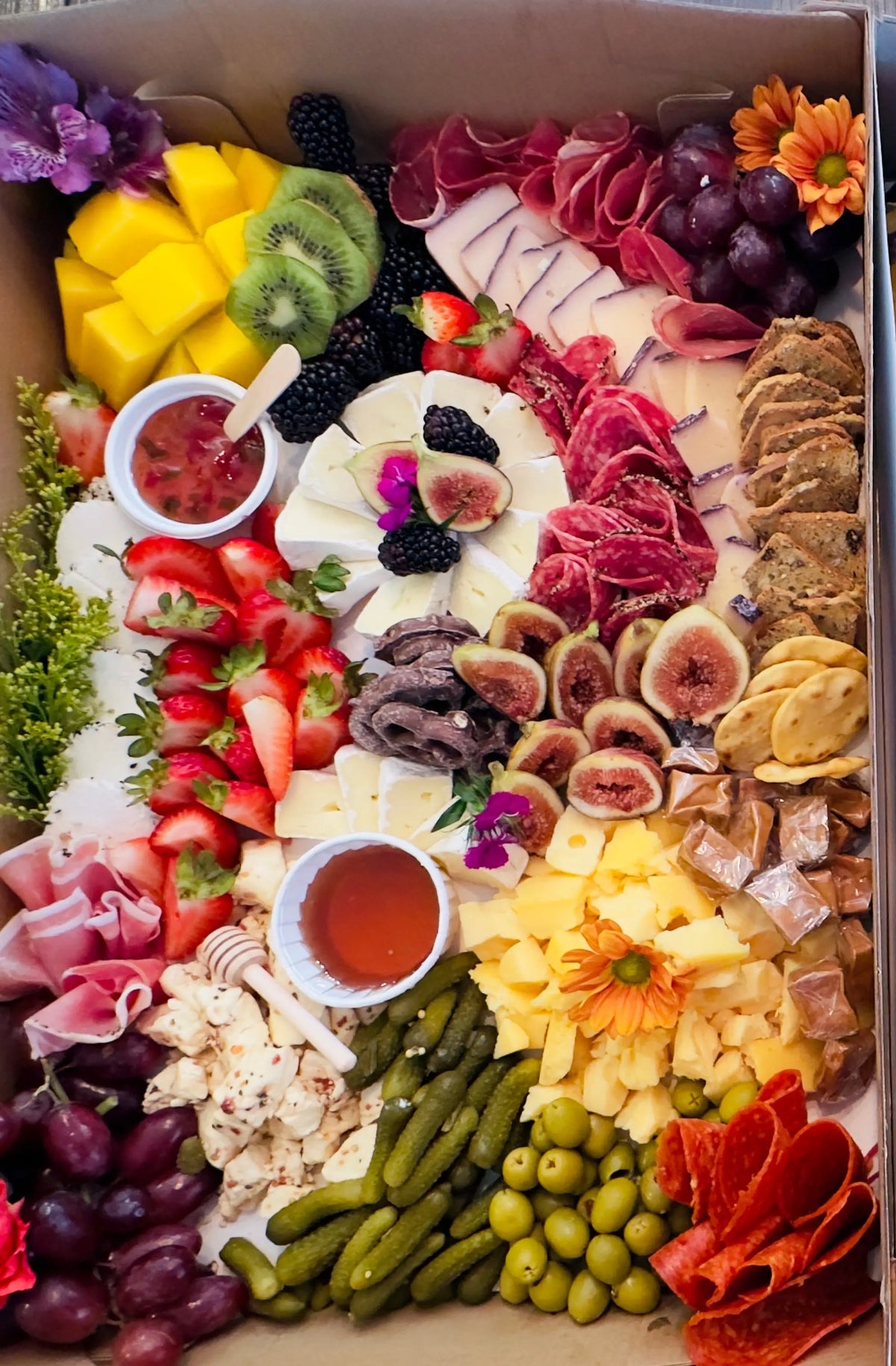 XL beast box - Yumms Charcuterie