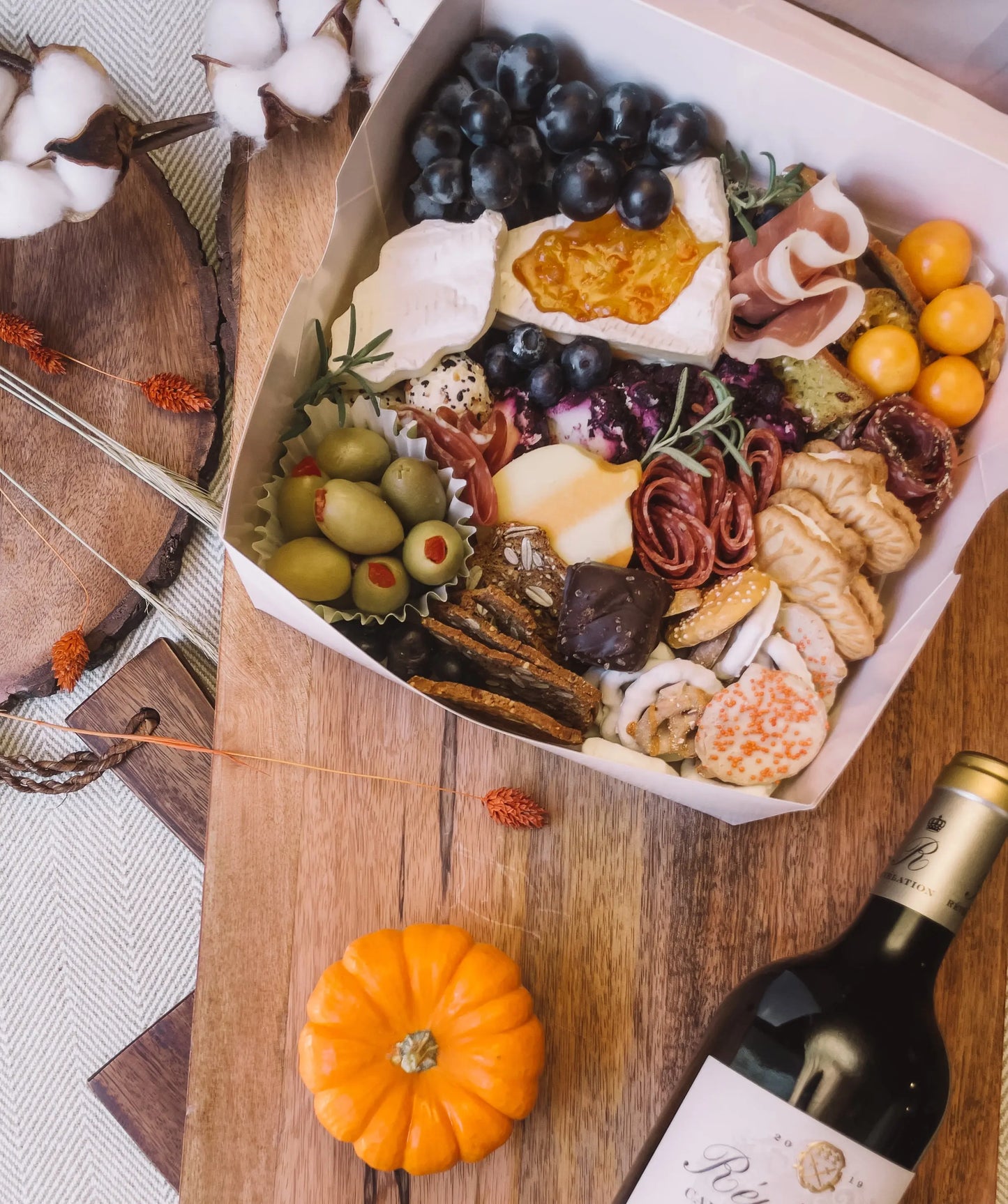 Small charcuterie box - Yumms Charcuterie